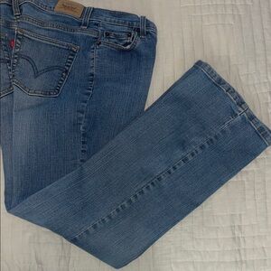 Levi’s Ladies 512 Slimming Bootcut jeans